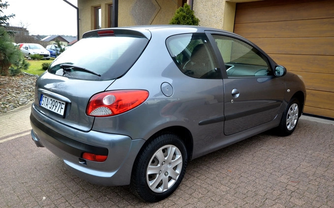 Peugeot 206 plus cena 12700 przebieg: 190000, rok produkcji 2010 z Pilawa małe 29